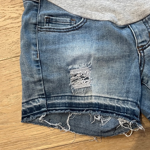 Maternity shorts - Picture 2 of 5